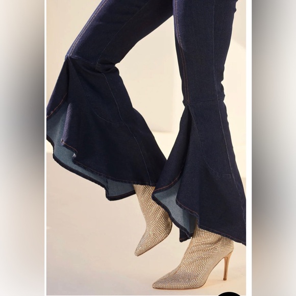 Ruffle Slit Hem Jeans - Picture 14 of 16